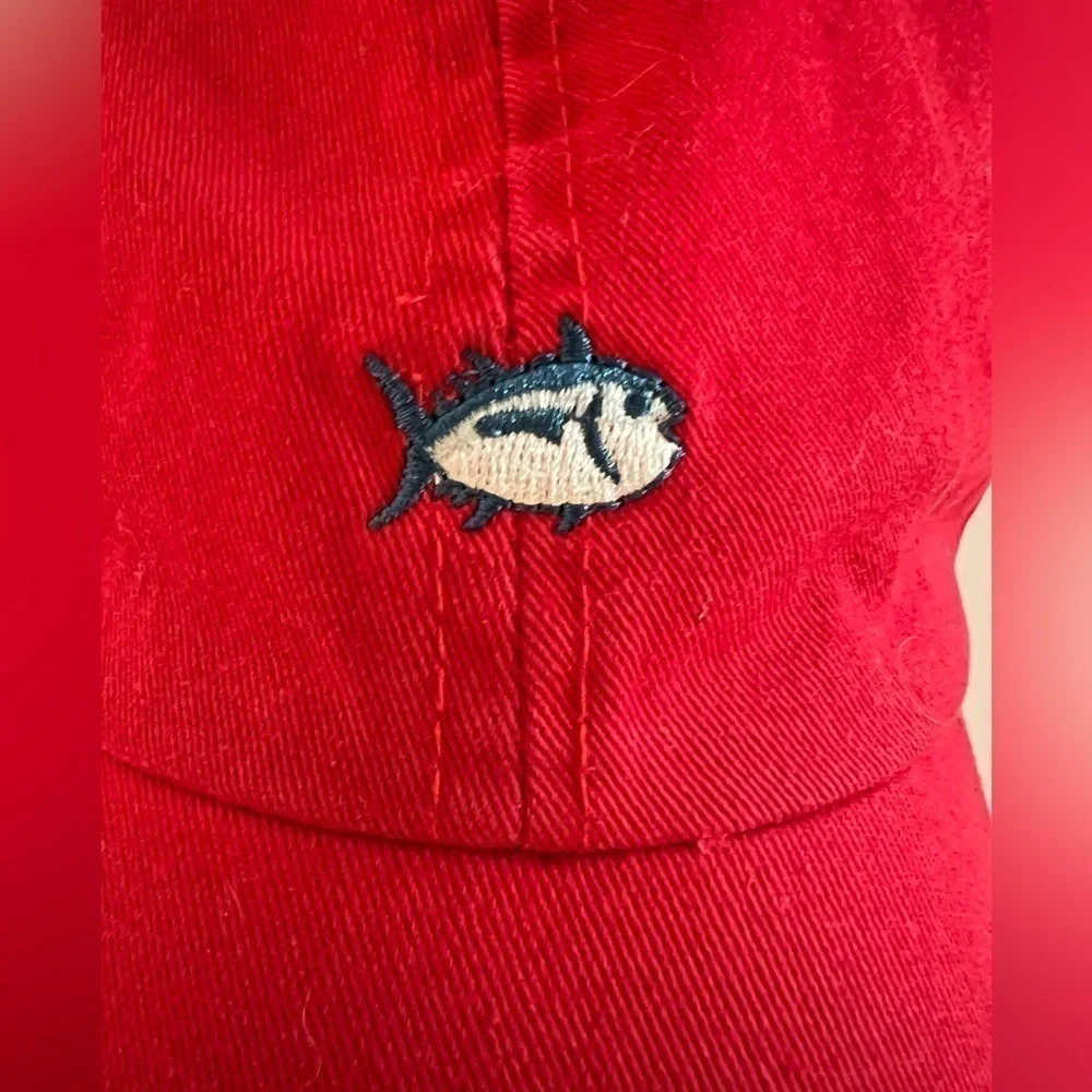 Southern Tide red embroidered fish Skipjack baseball cap sz L adjustable